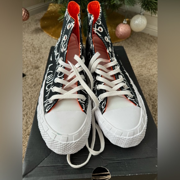 Converse-Not a Chuck. NWT - Picture 2 of 7